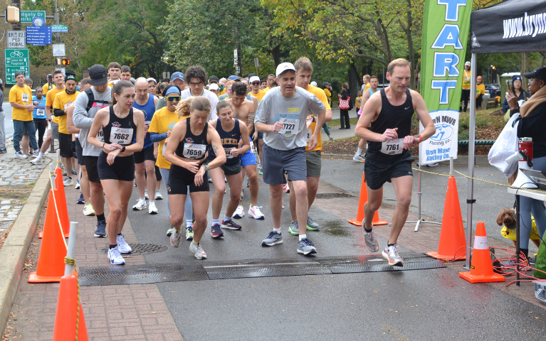 Runners starting a race at the starting line